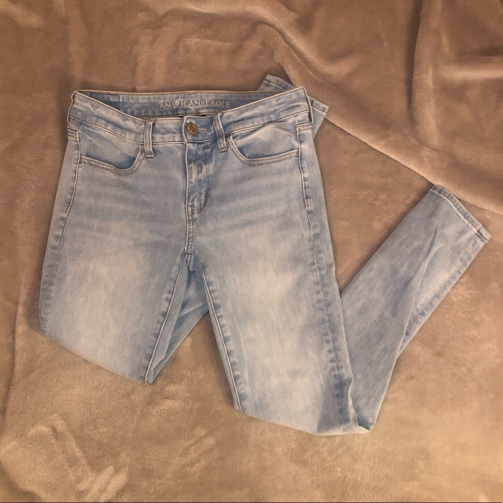 Light wash American Eagle Jeans